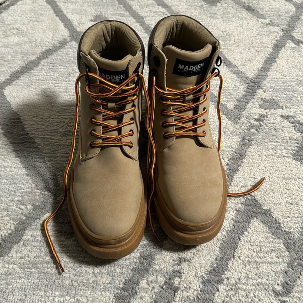 Steve Madden men’s tan boots size 8.5